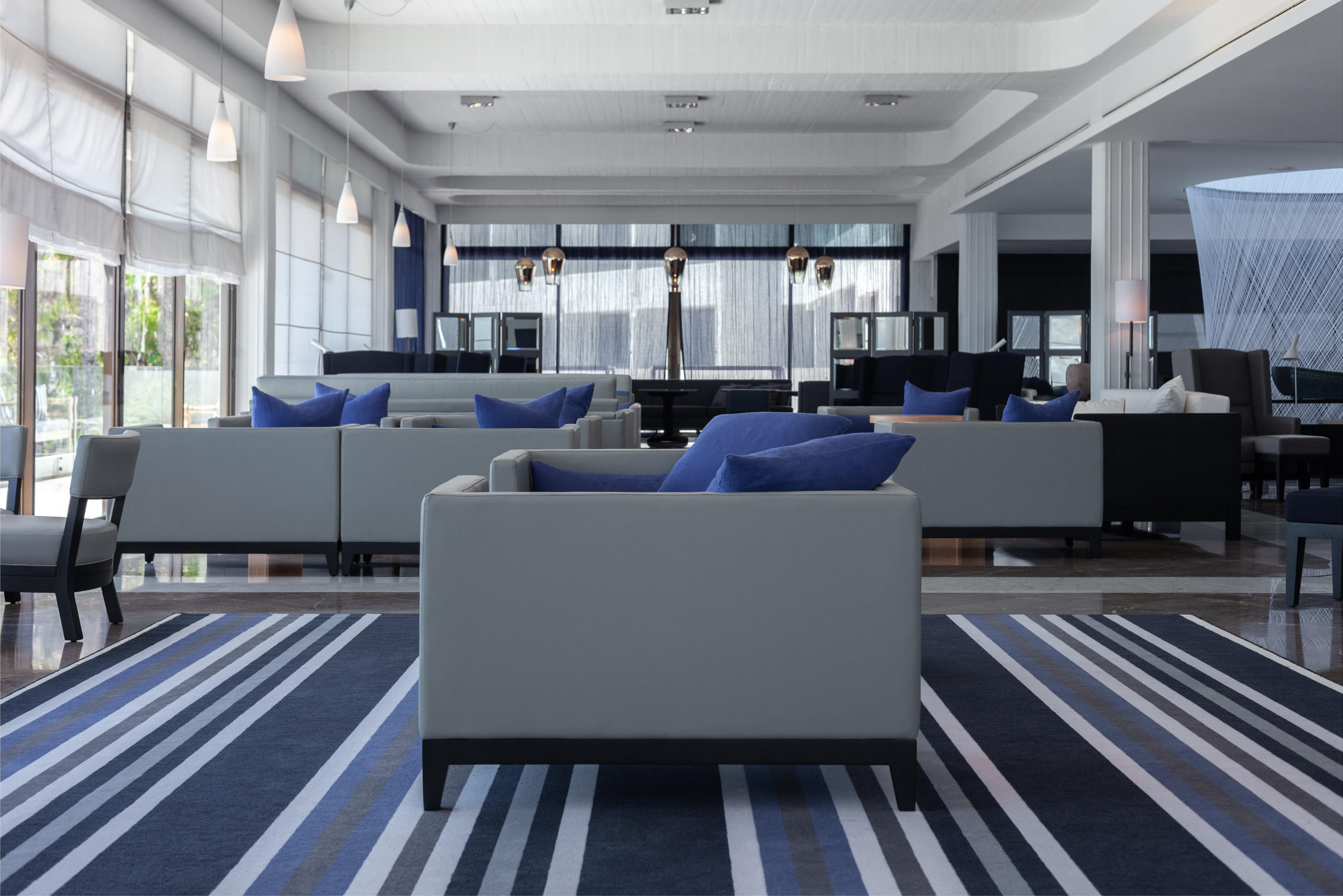 ホテル アルミラ パ フォス エクステリア 写真 The lounge at the airport