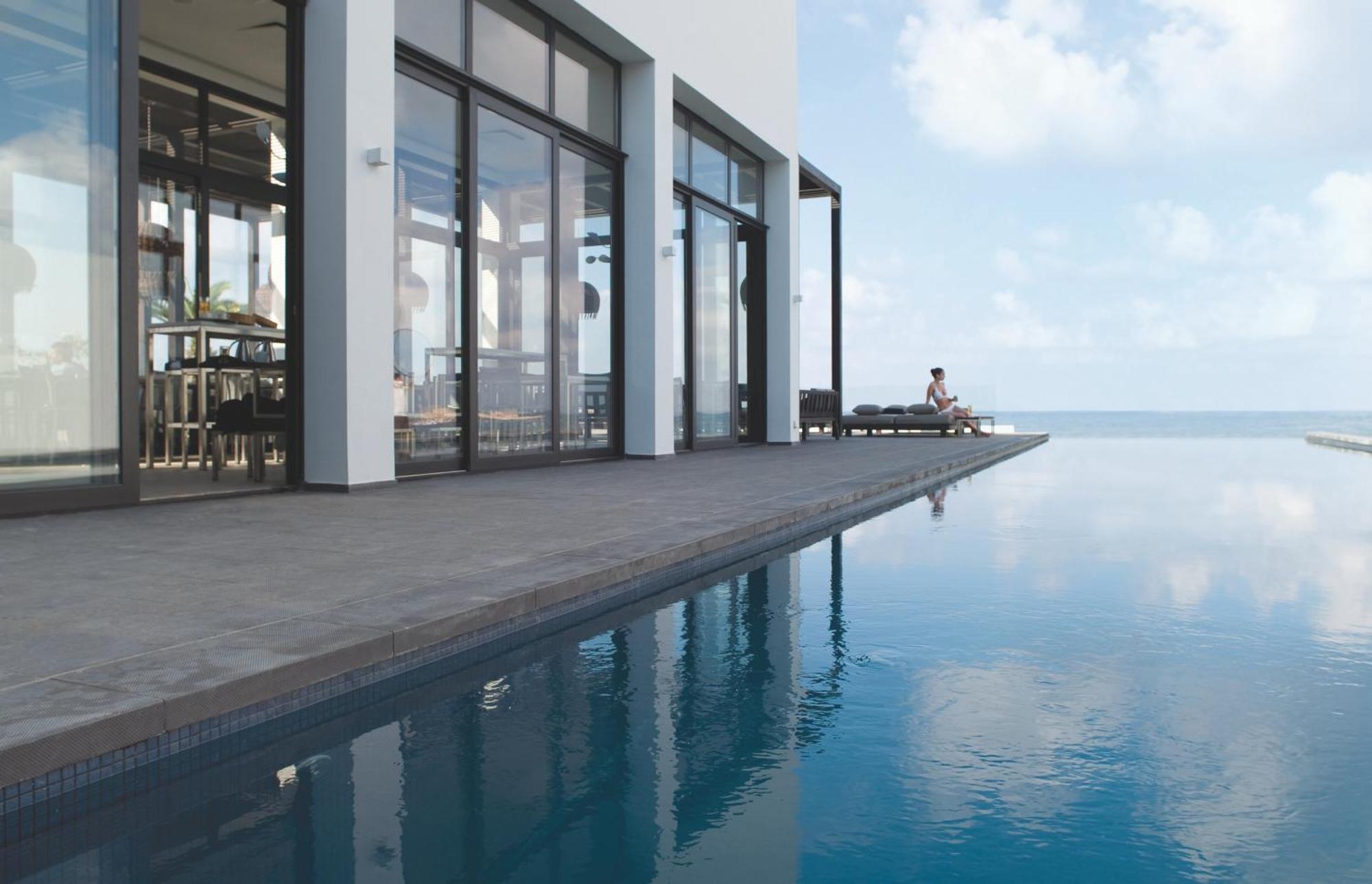 ホテル アルミラ パ フォス エクステリア 写真 Infinity pool
