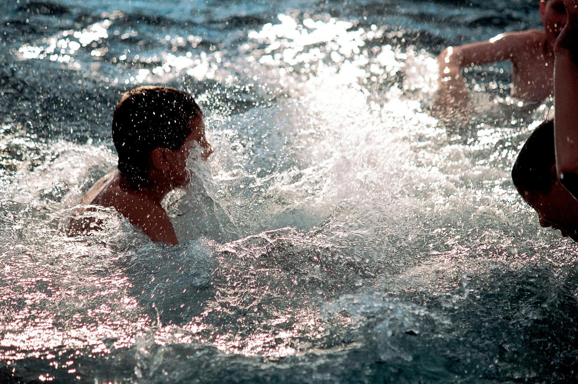 ホテル アルミラ パ フォス エクステリア 写真 Swimming